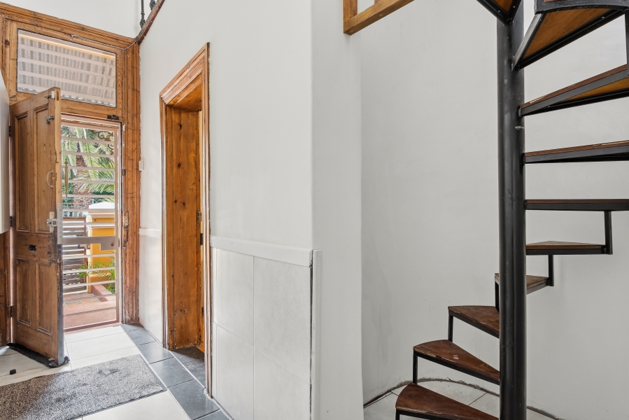 To Let 4 Bedroom Property for Rent in Woodstock Western Cape